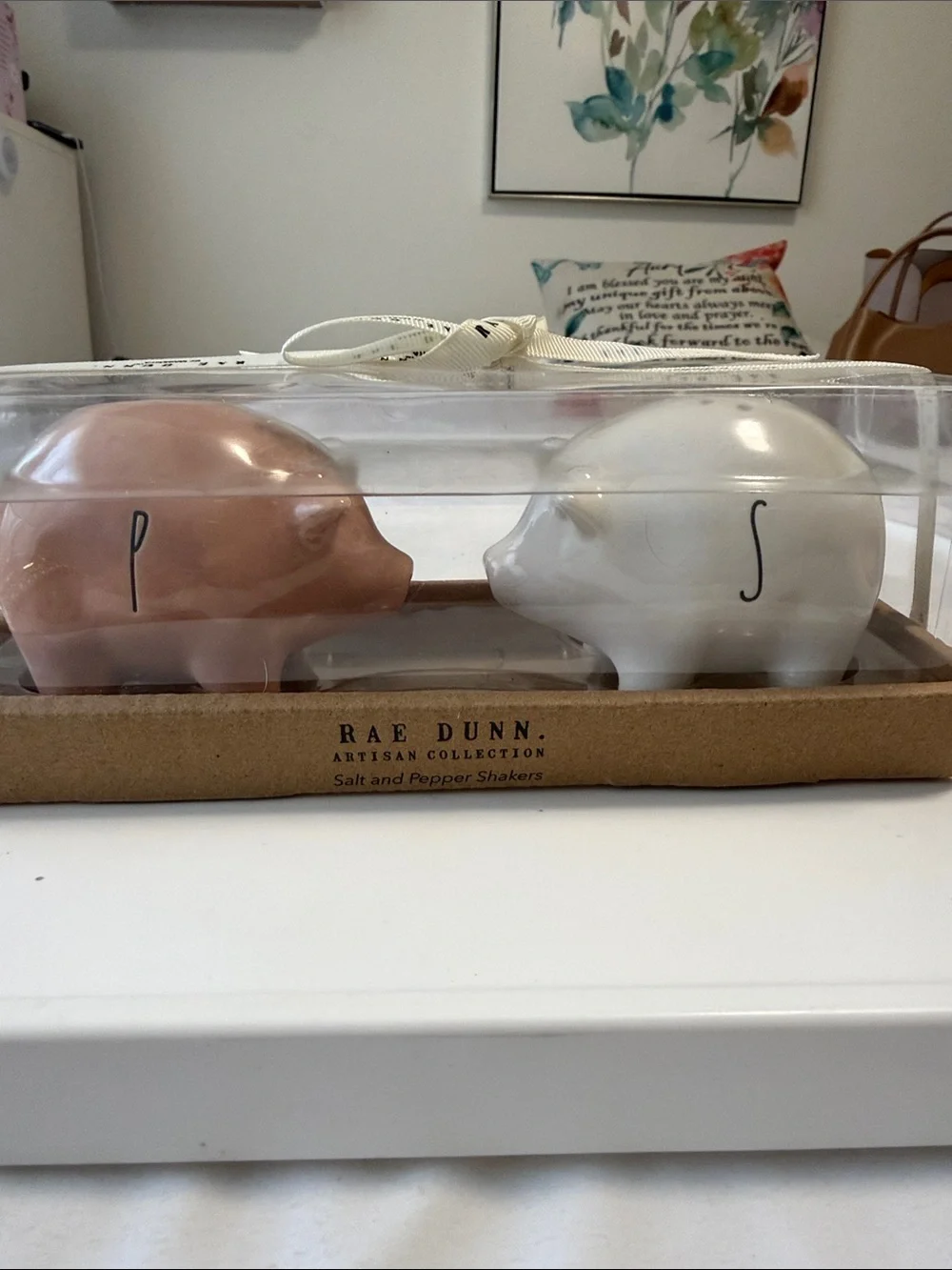 NWT-Rae Dunn Pink & White Pig Salt and Pepper Set in Box. Cottage, farmhouse. - Picture 1 of 5
